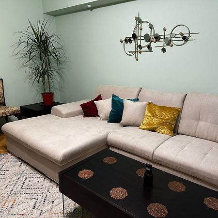 Sofiart Apartment Бухарест Экстерьер фото