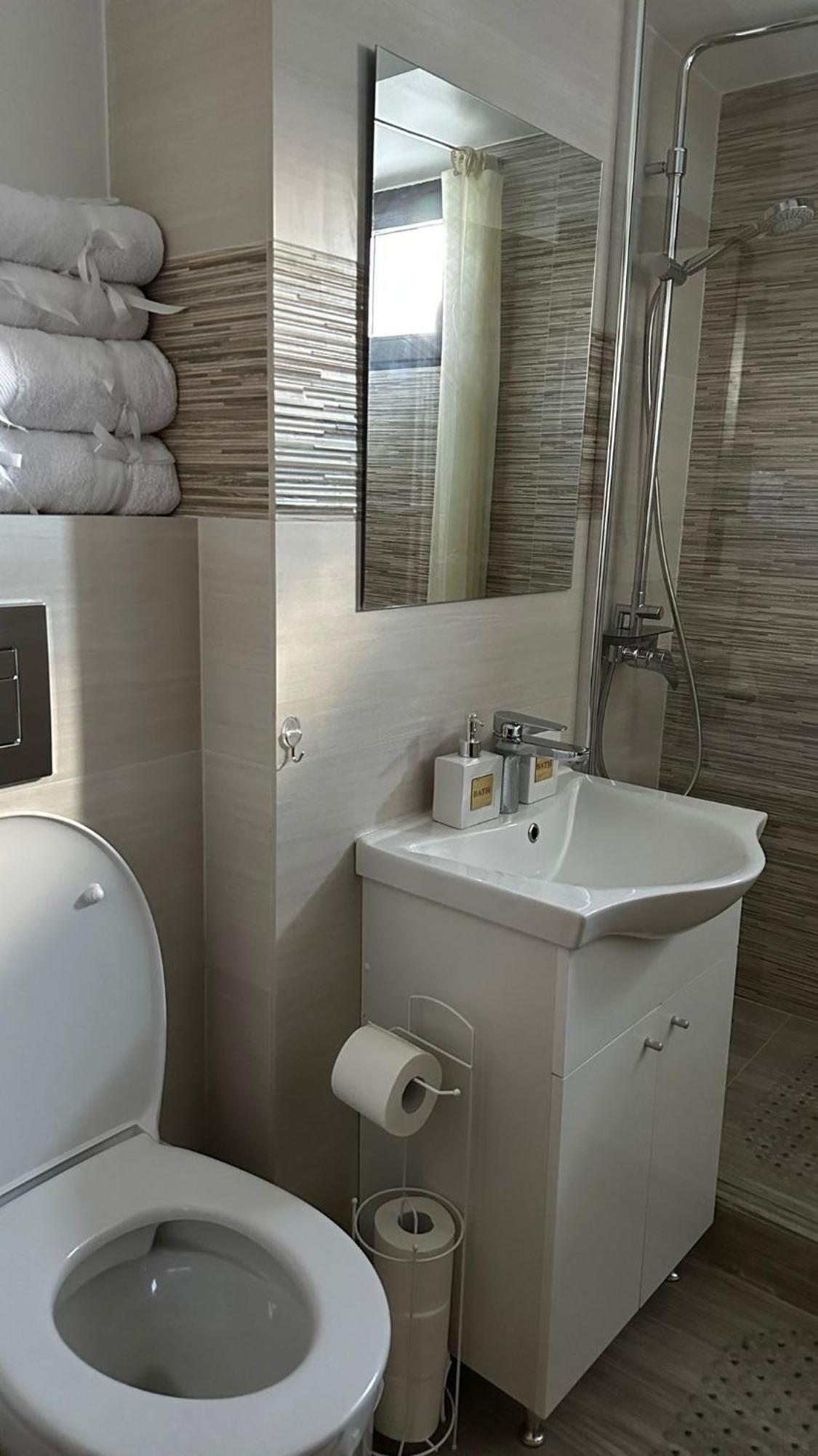Sofiart Apartment Бухарест Экстерьер фото