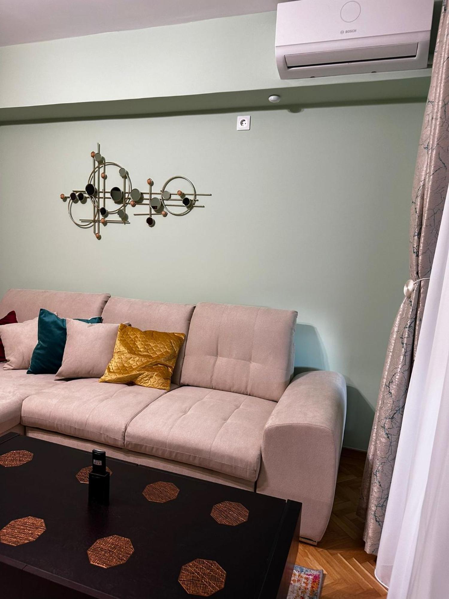 Sofiart Apartment Бухарест Экстерьер фото