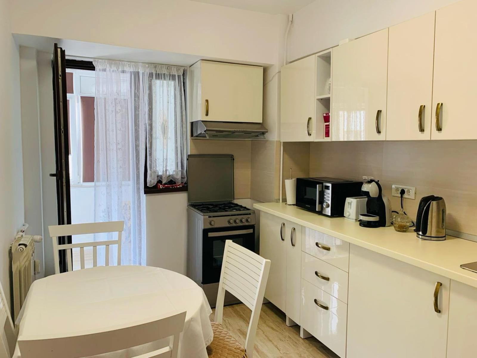 Sofiart Apartment Бухарест Экстерьер фото