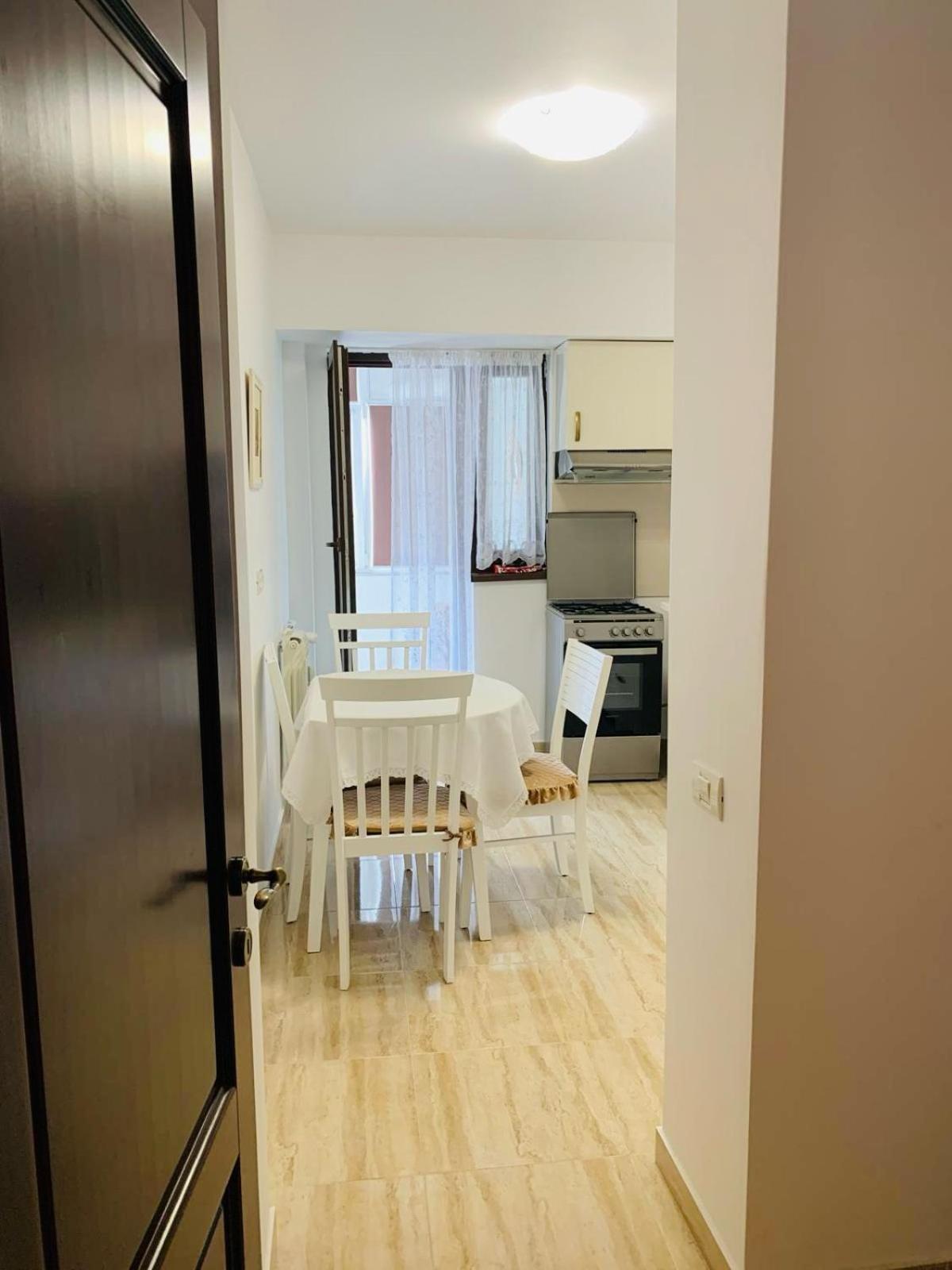 Sofiart Apartment Бухарест Экстерьер фото