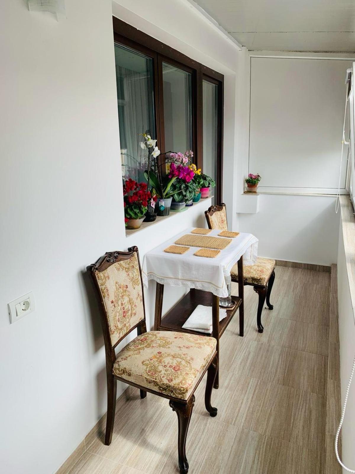 Sofiart Apartment Бухарест Экстерьер фото