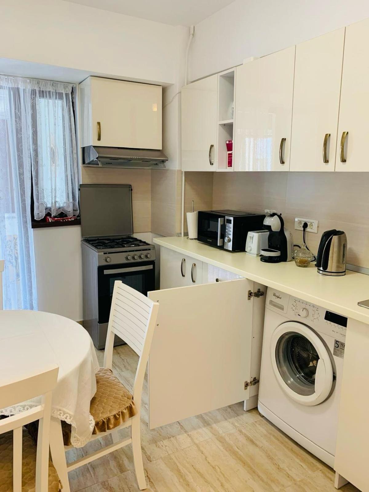 Sofiart Apartment Бухарест Экстерьер фото